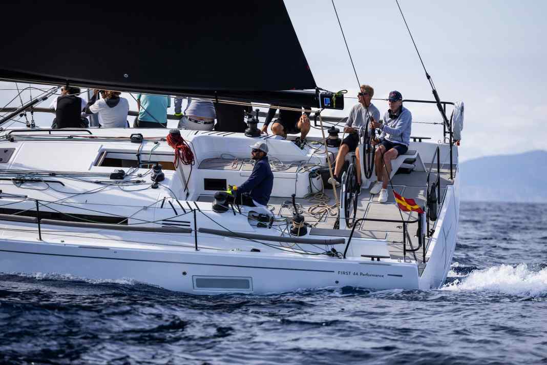 Pit Finis' crew on "Alegria" took the class win at La Larga.