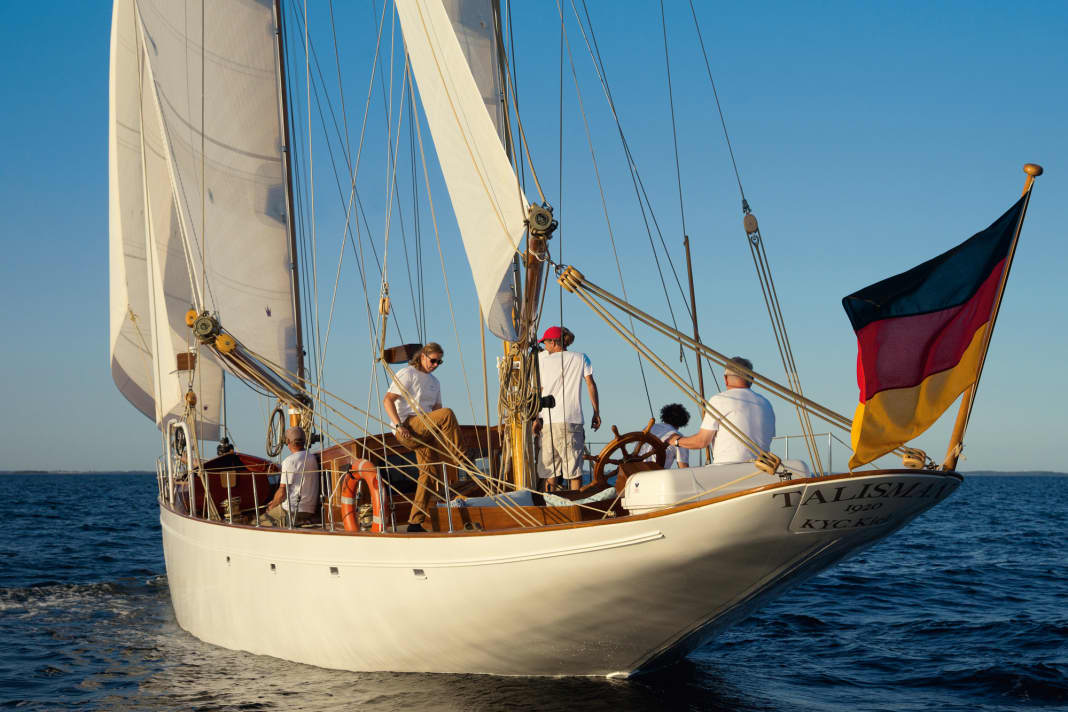 Test voyage after two years of refurbishment. The crew is more than satisfied with the "Talisman"