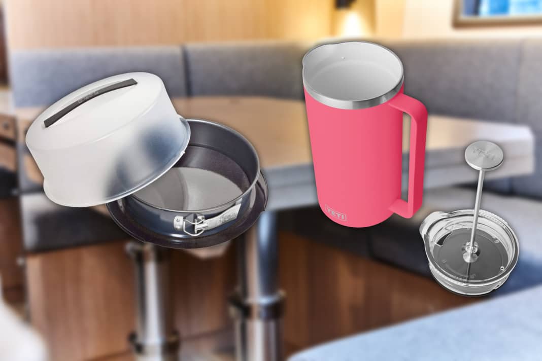 The springform tin with its carrying lid and the large French press make for an easier coffee break on board.