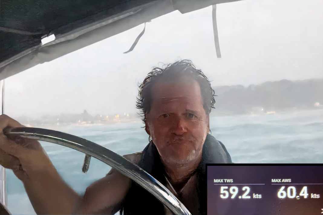 Peter Schmidbauer nella cabina di pilotaggio durante la tempesta.