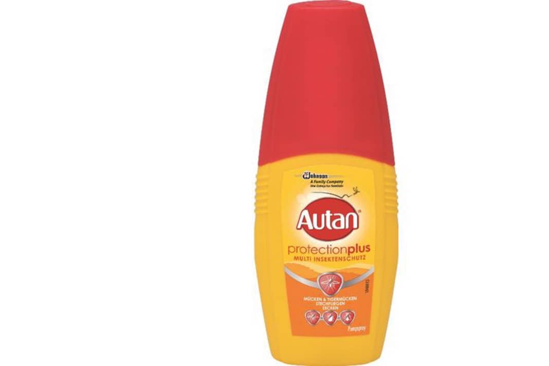 Spray I : le spray à pompe Multi Insect d'Autan tient les moustiques à distance pendant huit heures, les mouches piqueuses comme les taons pendant six heures et les tiques pendant quatre heures. La substance active est l'icaridine et l'effet est considéré comme fiable. Le spray à pompe d'une contenance de 100 millilitres coûte à partir de 4 euros. www.autan.de