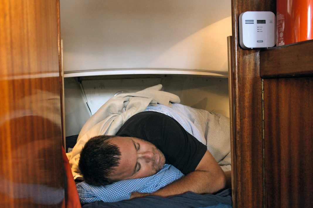 Peacefully through the night: the CO alarm ensures a good night's sleep even with the heating on