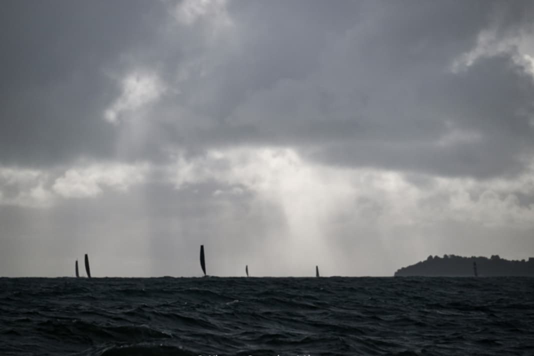 Scenario cupo per i nuovi lanci di Class 40 e Ocean Fifties al largo di Lorient