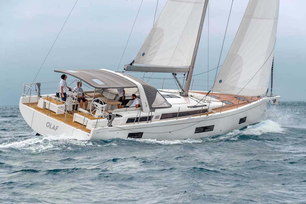 A strong appearance. The Oceanis Yacht 54 not only sails superbly, but also offers many visual attractions - all in all a harmonious package