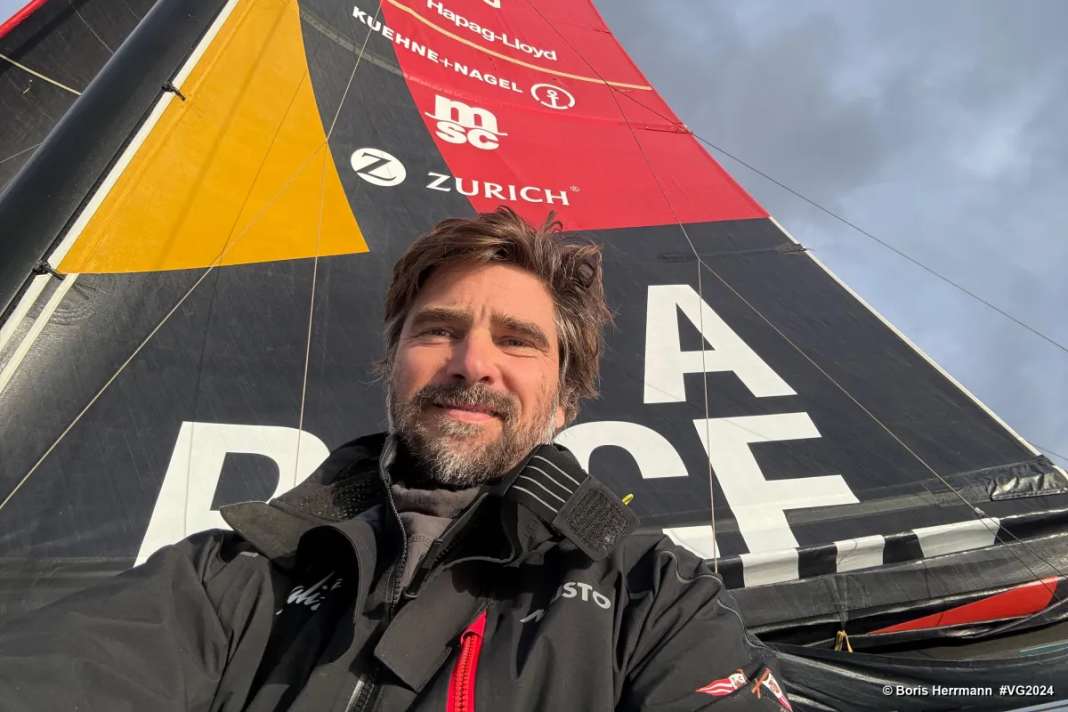 Dodicesimo al traguardo del suo secondo Vendée Globe: lo skipper di "Malizia Seaexplorer" Boris Herrmann.