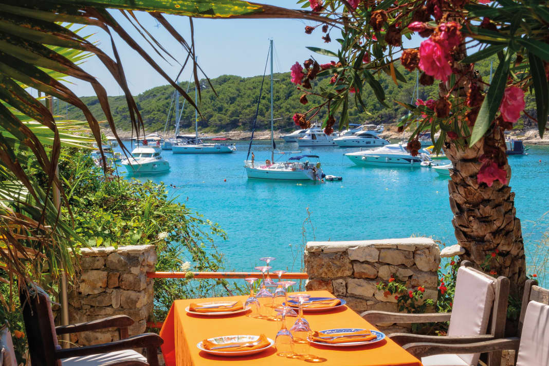 Pitter Yacht Charter