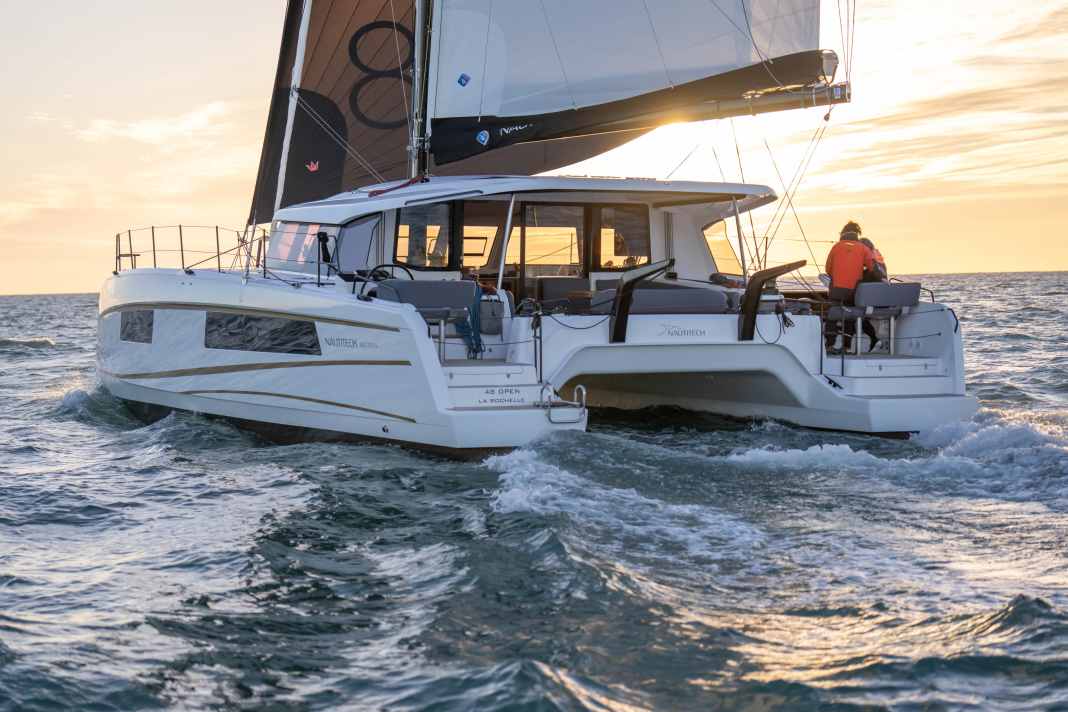 Des lignes claires et nettes. La construction du bureau de Marc Lombard Yacht Design donne une impression de robustesse et de performance. Les caractéristiques de navigation s'y prêtent