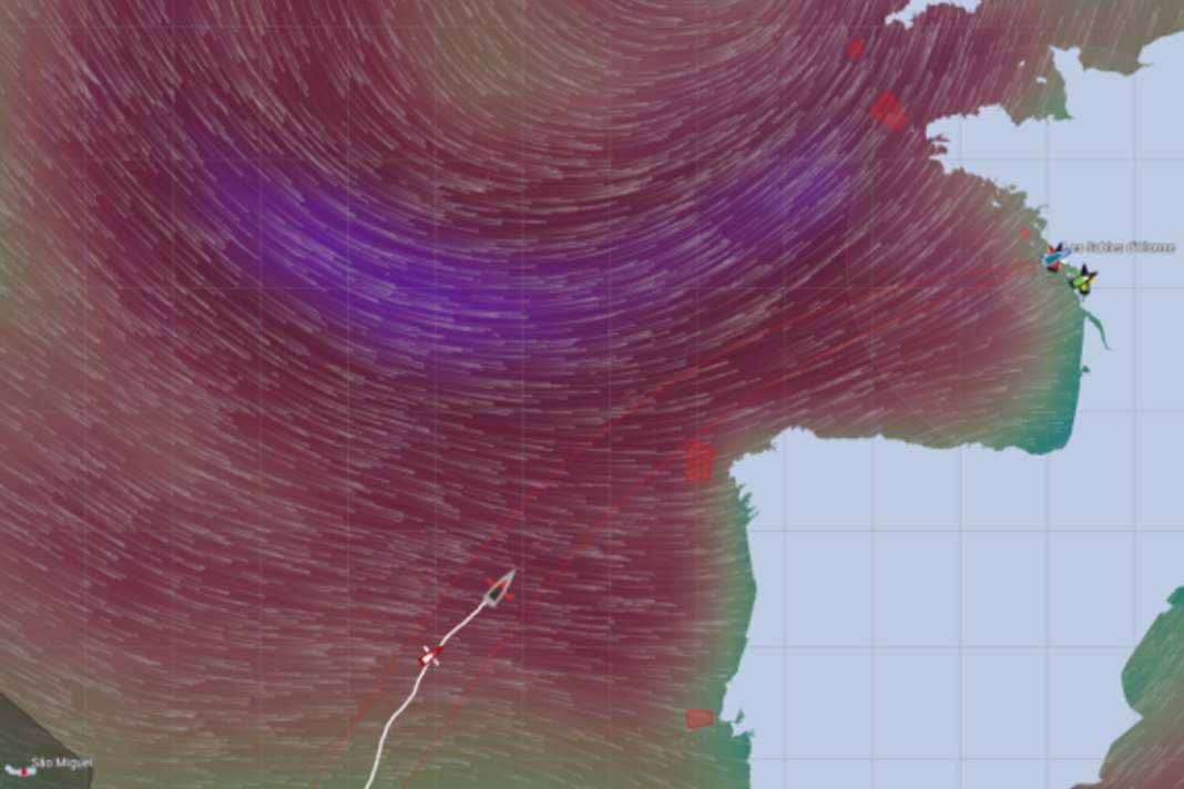 The situation in the Bay of Biscay on Monday evening.