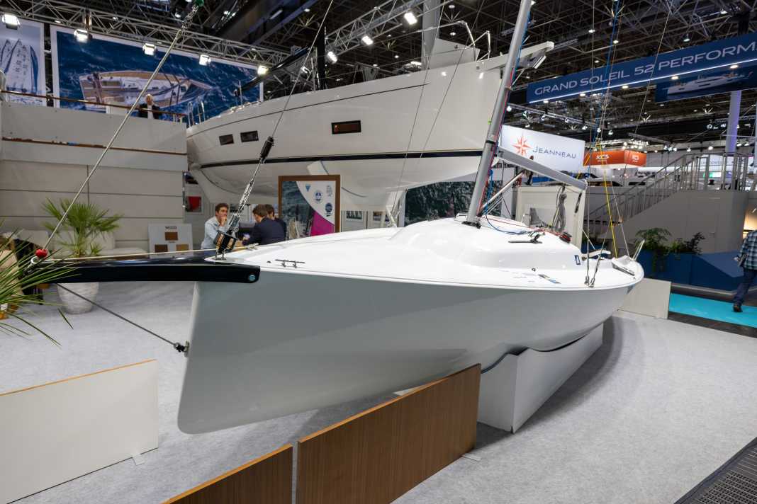 Typisch Johnstone: Die Formensprache der J/7 erinnert etwas an die erfolgreiche J/70. Der Rumpf und das Deck kommen aber aus neuen Formen.