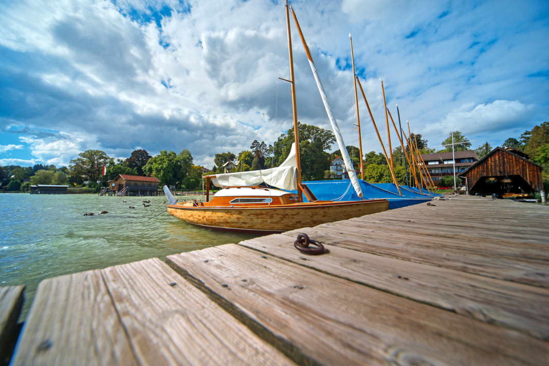 Quasi tutto nella proprietà sul lago, che comprende anche una peschiera e una pensione, è rimasto meravigliosamente invariato.