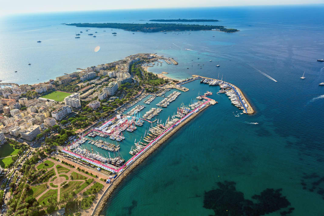 The Port Canto in Cannes. Sailing yachts and catamarans are exhibited here during the trade fair