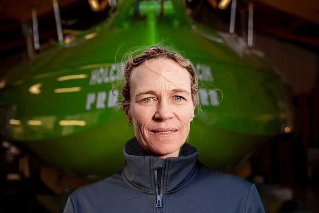Carolijn Brouwer bringt ihre Stärke als Steuerfrau, Erfahrung aus drei Ocean Races und drei Olympia-Teilnahmen und herausragende Wettkampfstärke ins Team Holcim-PRB ein.
