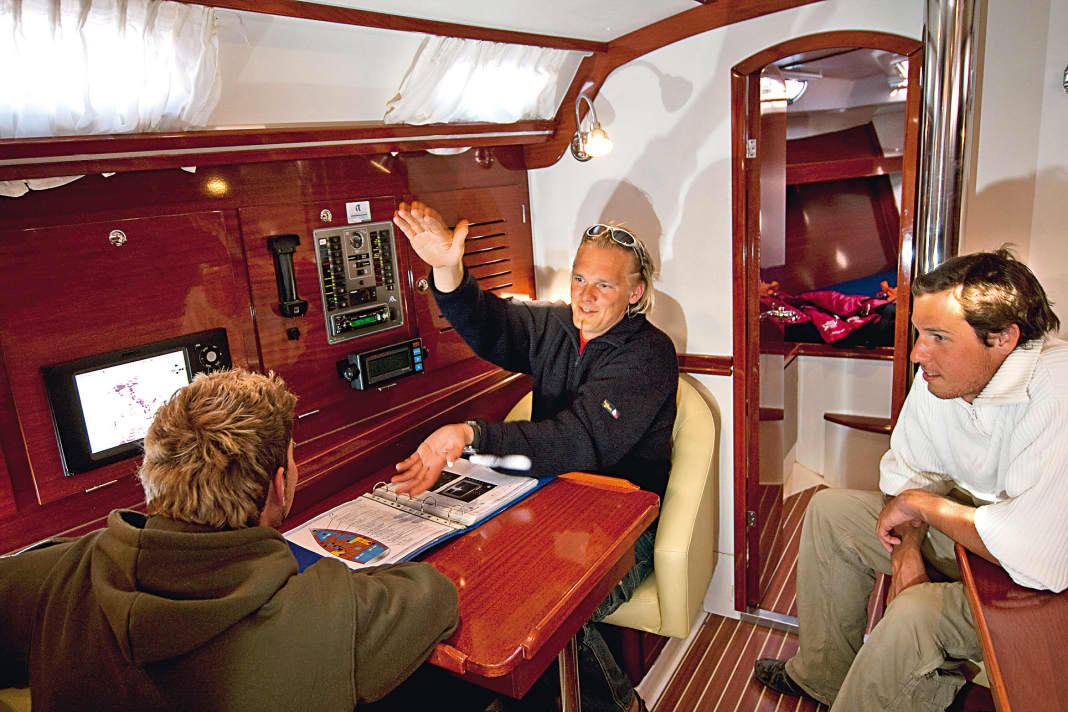 Numerous sailing myths are doing the rounds in the harbour and in the saloon. Which are true and which are not?