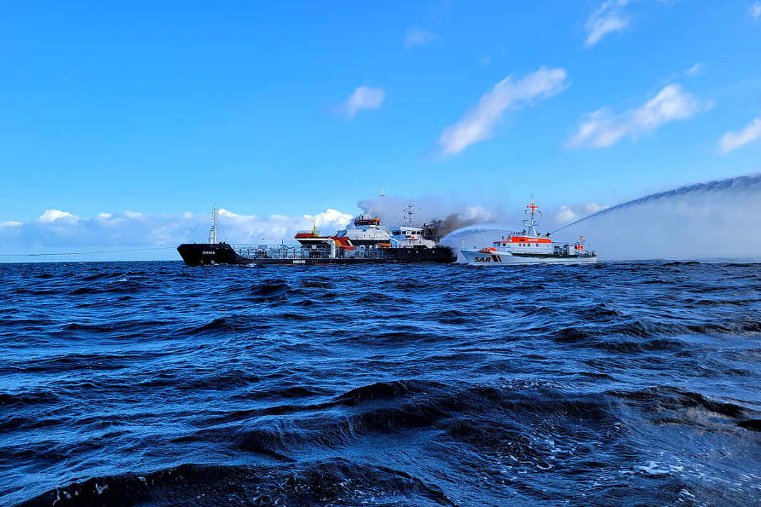 Un incendie s'est déclaré dans la salle des machines du pétrolier "Annika" dans la baie de Mecklembourg.