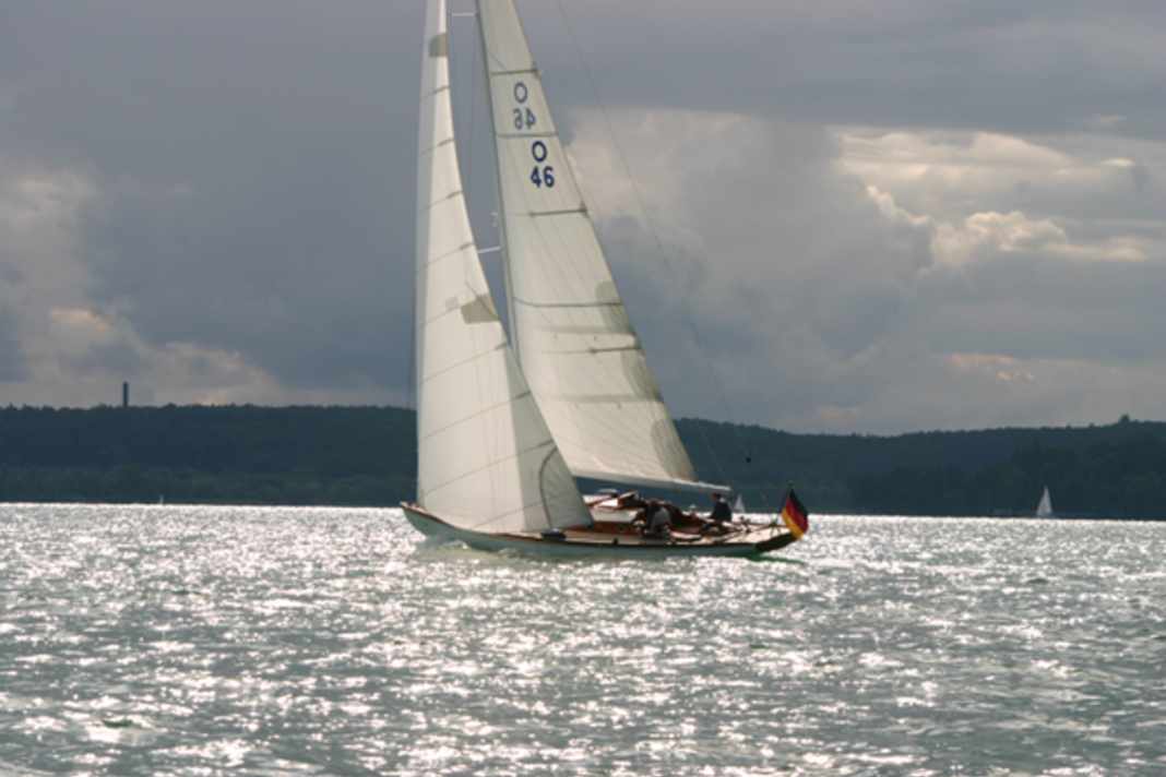 Der 75 qm Nationale Kreuzer "Skagerrak" soll künftig dem Klassiker-begeisterten Segelnachwuchs am Bodensee zur Verfügung stehen.