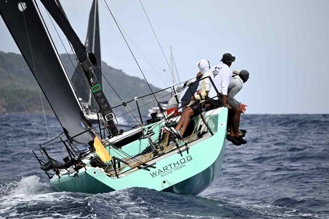 Die "Warthog" segelt unter antiguanischer Flagge und mit größtenteils lokaler Crew. Sie sicherte sich den zweiten Platz in ihrer Gruppe.