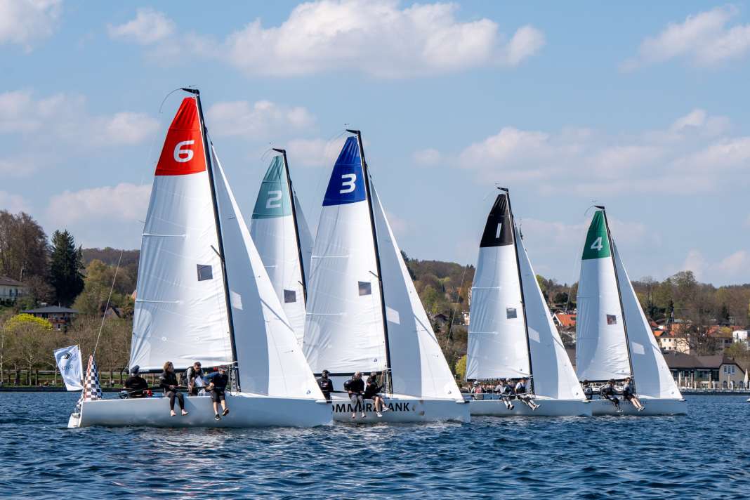 Weiße Segel, blauer Starnberger See, weiß-blauer Himmel: Die neue Bundesliga-Saison hat in Bayern begonnen.