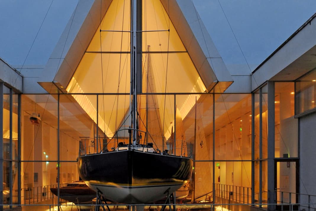 Die „Diva“ vor dem Museum war unter Skipper Berend Beilken einer von drei Cuppern, die 1985 den Admiral’s Cup nach Deutschland holten