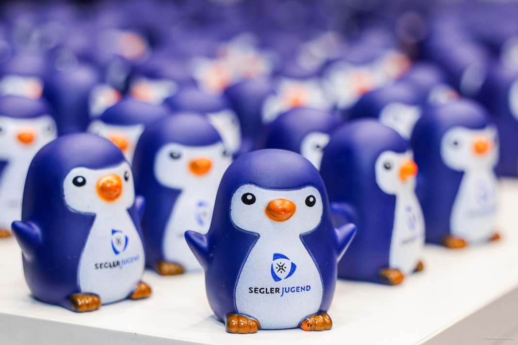 This year's mascot for the young sailors is called "Skippi"