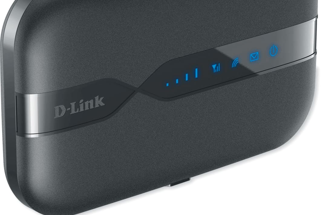 D-Link DWR 932: Einstiegs-LTE-Router mit Akku. Integrierte Antennen, daher ist keine größere Reichweite als mit dem Tablet oder Smartphone zu erwarten. Je nach Angebot schon ab 40 Euro zu haben.