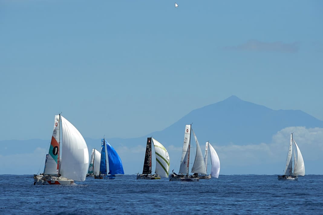 Après le départ de La Palma le samedi, nous avons d'abord fait route vers le sud jusqu'à El Hierro dans un vent léger de secteur arrière.