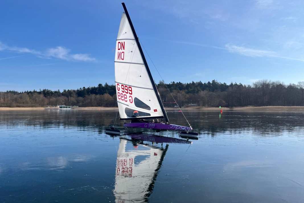 La magie de la glace en Allemagne : les températures froides de ces derniers jours ont poussé les amateurs de glisse à sortir leurs luges.