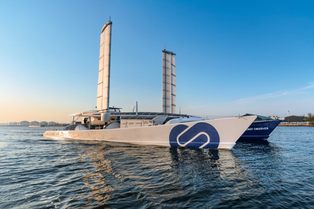 In addition to a fuel cell with its own hydrogen production, the boat is powered by soft wing sails