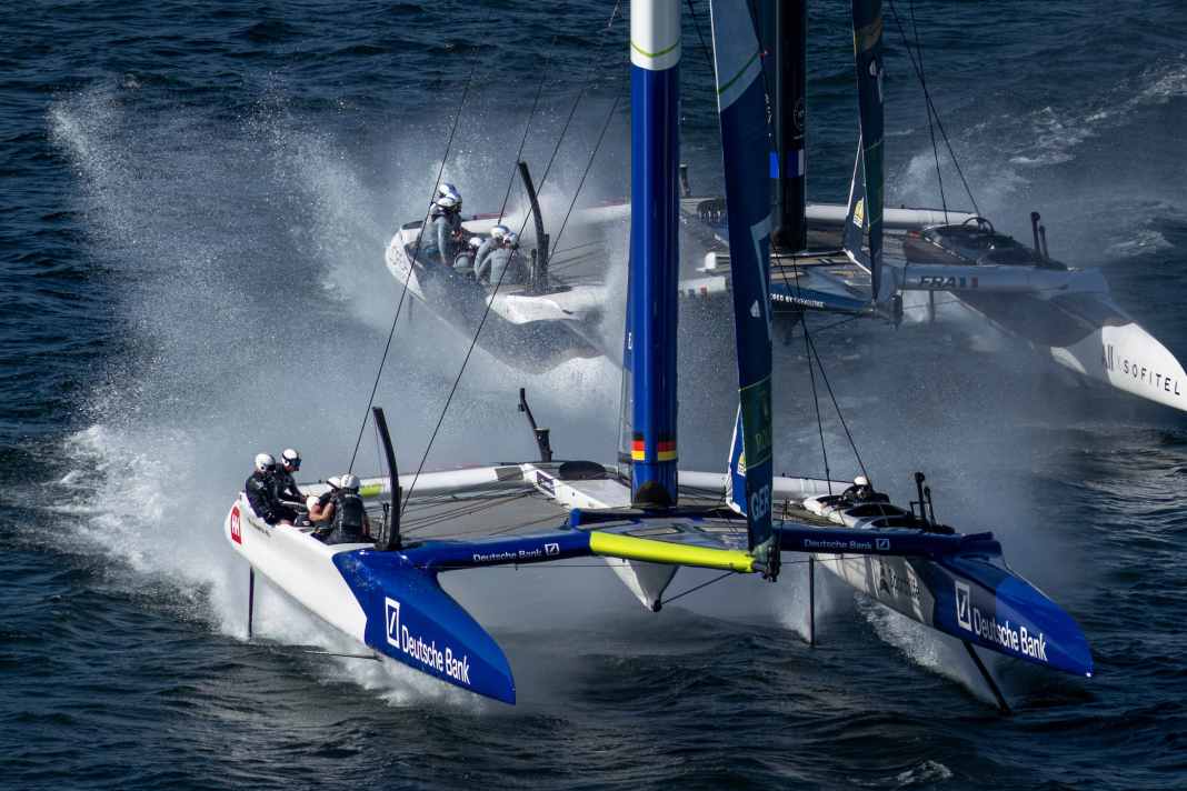 Rasante Szene beim Sassnitz SailGP 2025 mit Team Germany und Frankreichs Team DS Automobiles.