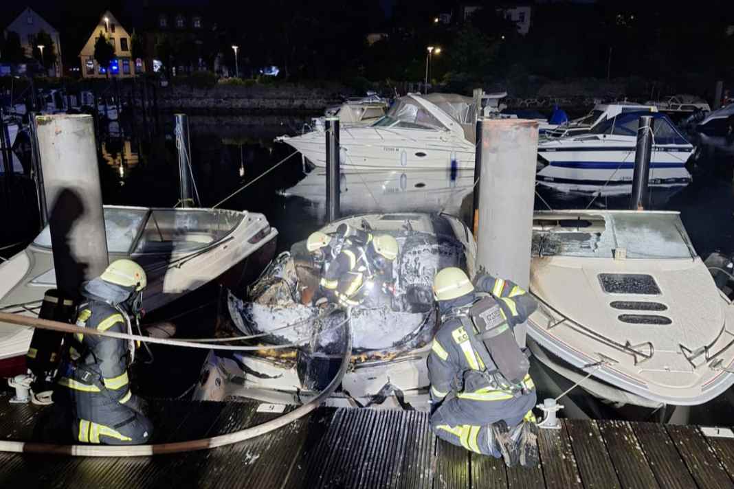 Gelöschtes Motorboot