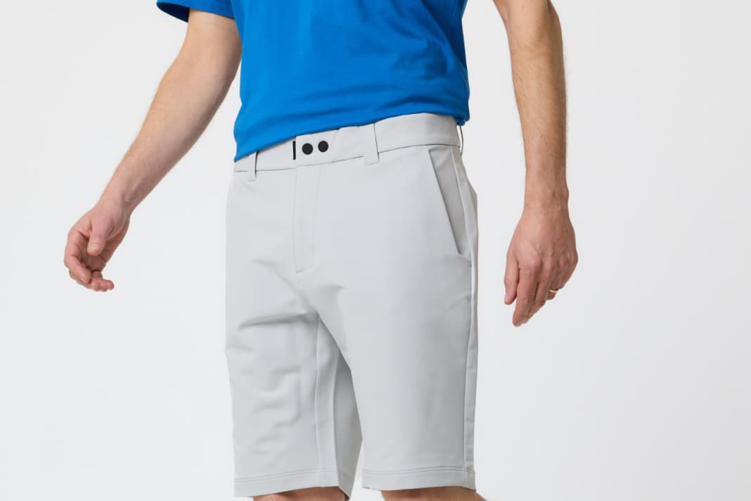 Die neuen hellgrauen Shorts von Henri Lloyd.