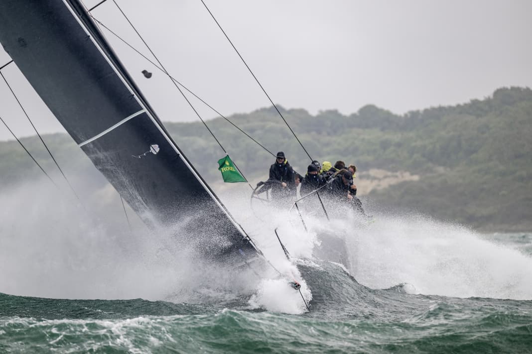 La partenza della 50esima Rolex Fastnet Race è stata caratterizzata da un numero sufficiente di scatti spettacolari.