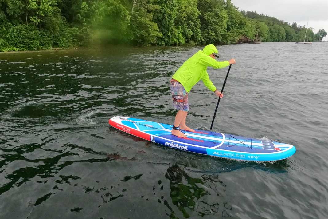 Avec trois ailerons, la planche va bien tout droit