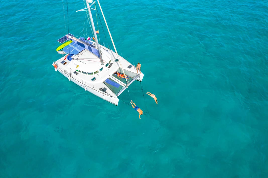 Nous vous présentons 15 gadgets destinés à vous faciliter la vie à bord par temps chaud.