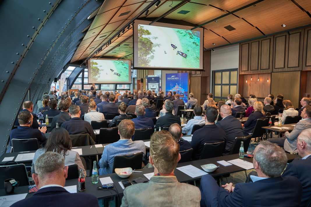 Location collaudata: l'Elbkuppel offre spazio a 150 partecipanti, che possono contare su un programma vario e un'ampia possibilità di networking. I relatori di quest'anno sono...