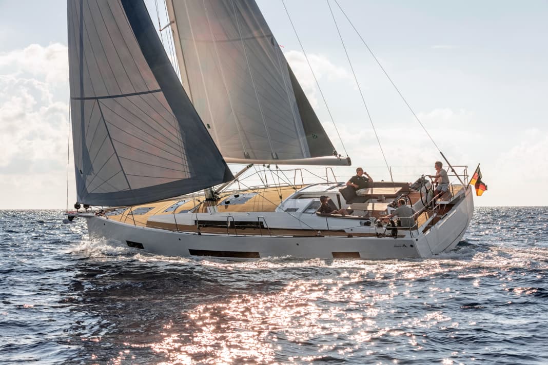 Strong character. Flat, angular cabin structure, many windows and a very large cockpit