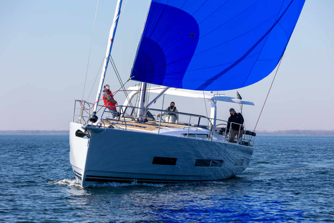 Bei leichter Brise ging es mit der Hanse 590 zum Testschlag auf den Greifswalder Bodden