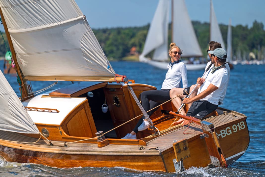 Bonne humeur de l'équipage à bord du voilier de croisière de 20 places "Kleine Anna", un habitué des lieux
