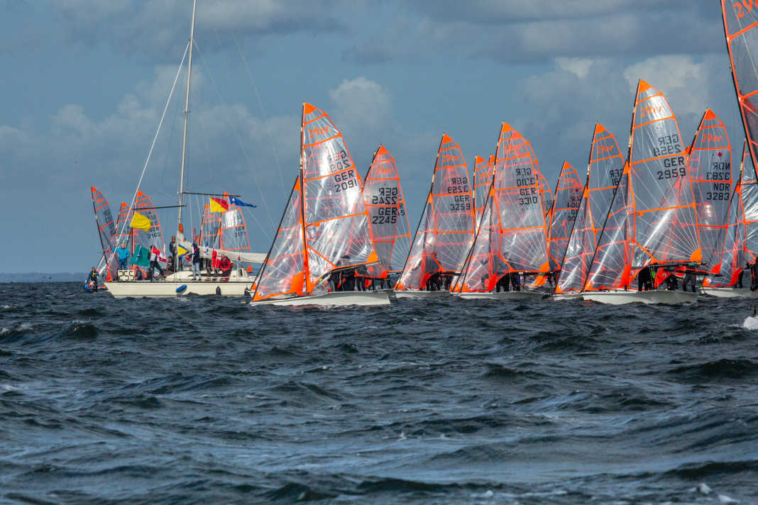Le club de voile de Greifswalder Yacht-Club accorde une grande importance au travail avec les jeunes. Avec les clubs voisins, il n'y a pas seulement un département jeunesse commun, mais aussi des régates, ici l'IDM des 29er. 2023.