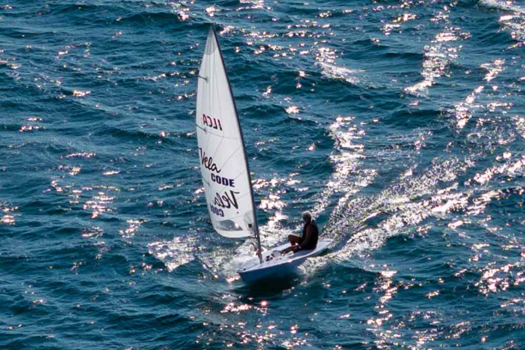 On his third attempt, Dan Lenard tried to break Christian Kargl's Guinness record of 495.9 nautical miles off Croatia. Lenard logged 321 nautical miles on his Ilca 7.