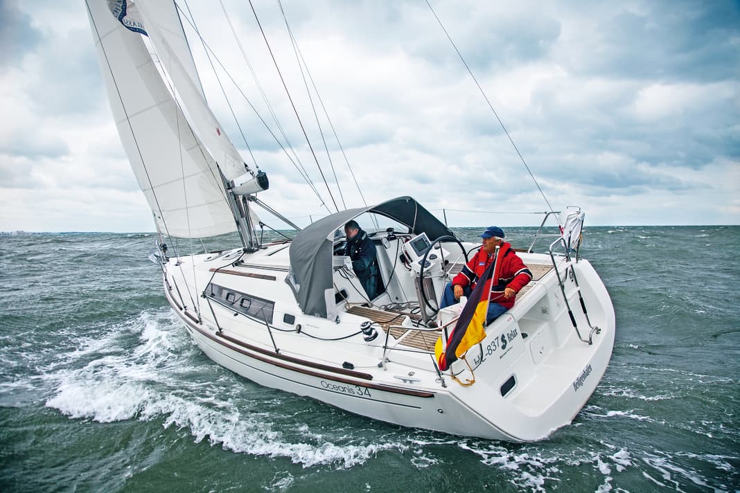 Déjà plus calme, mais encore trop de surface de voile