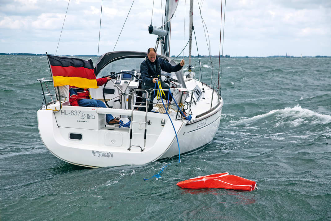 Sea anchor at the stern