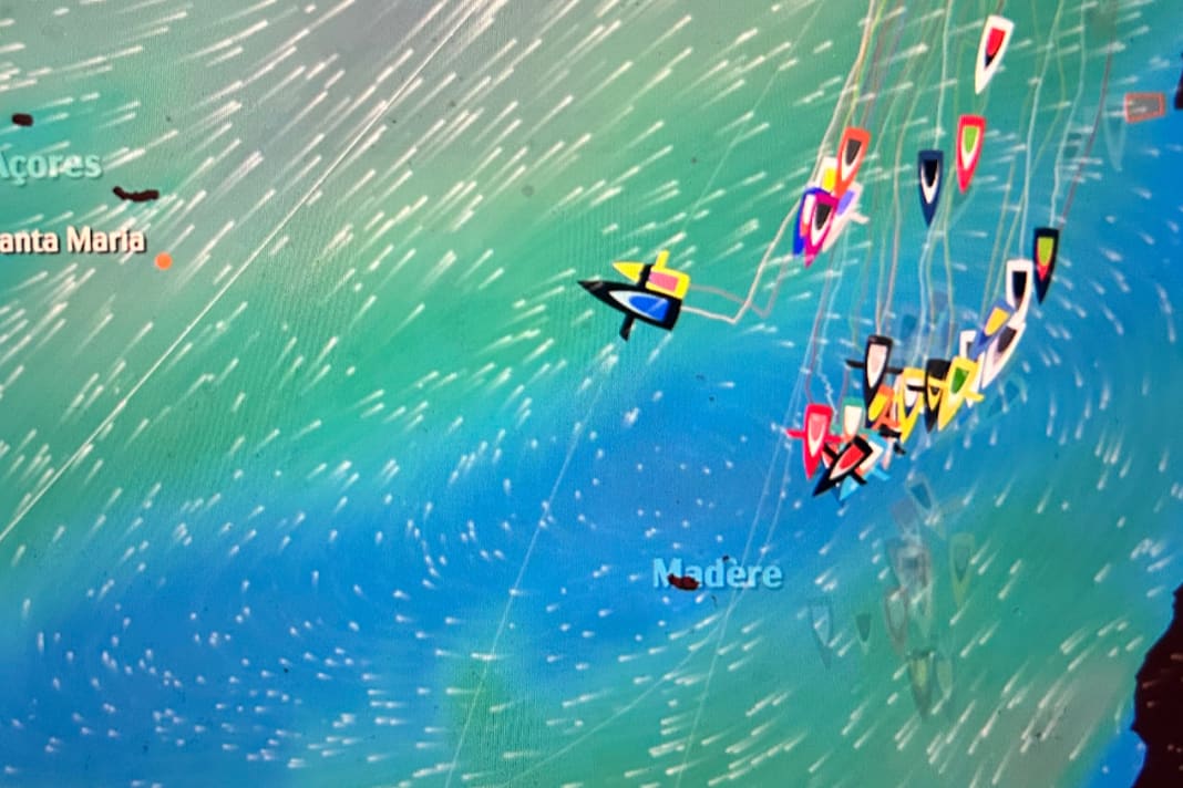 The Imoca fleet on the morning of 11 November. You can clearly see the two crews on "Teamwork.net" and "Groupe Dubreuil" attempting to break out to the west