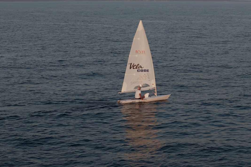 Im Juni will Superyacht-Designer Dan Lenard 500 Seemeilen am Stück mit einem ILCA 7 zurücklegen.