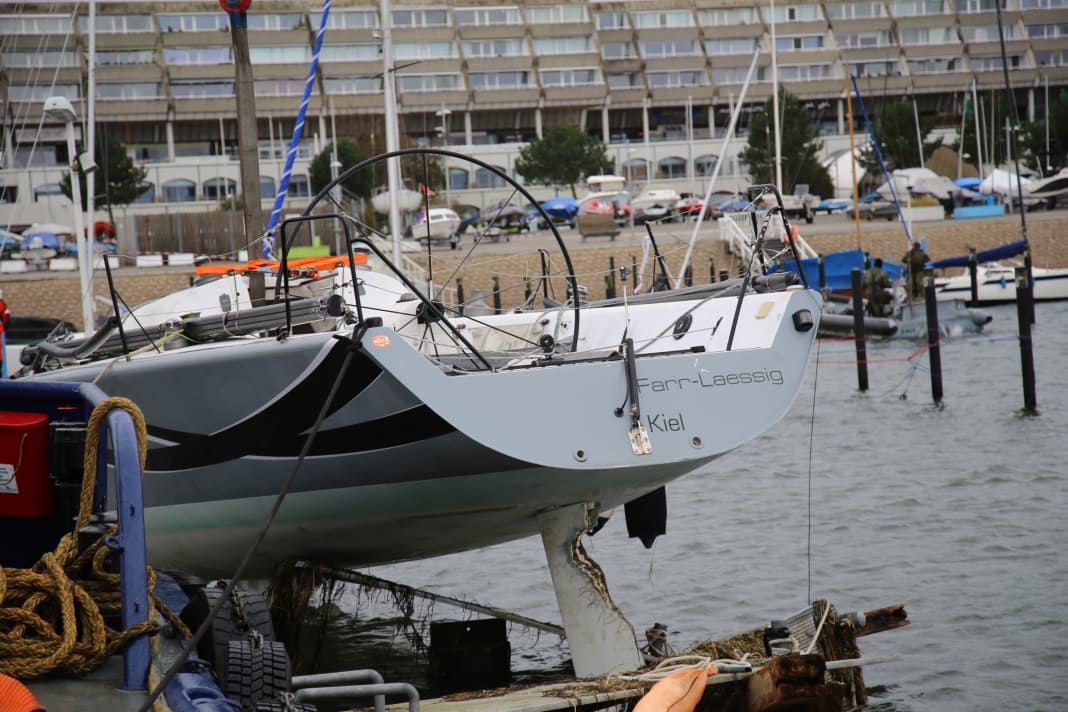 The Farr 40 can be lifted