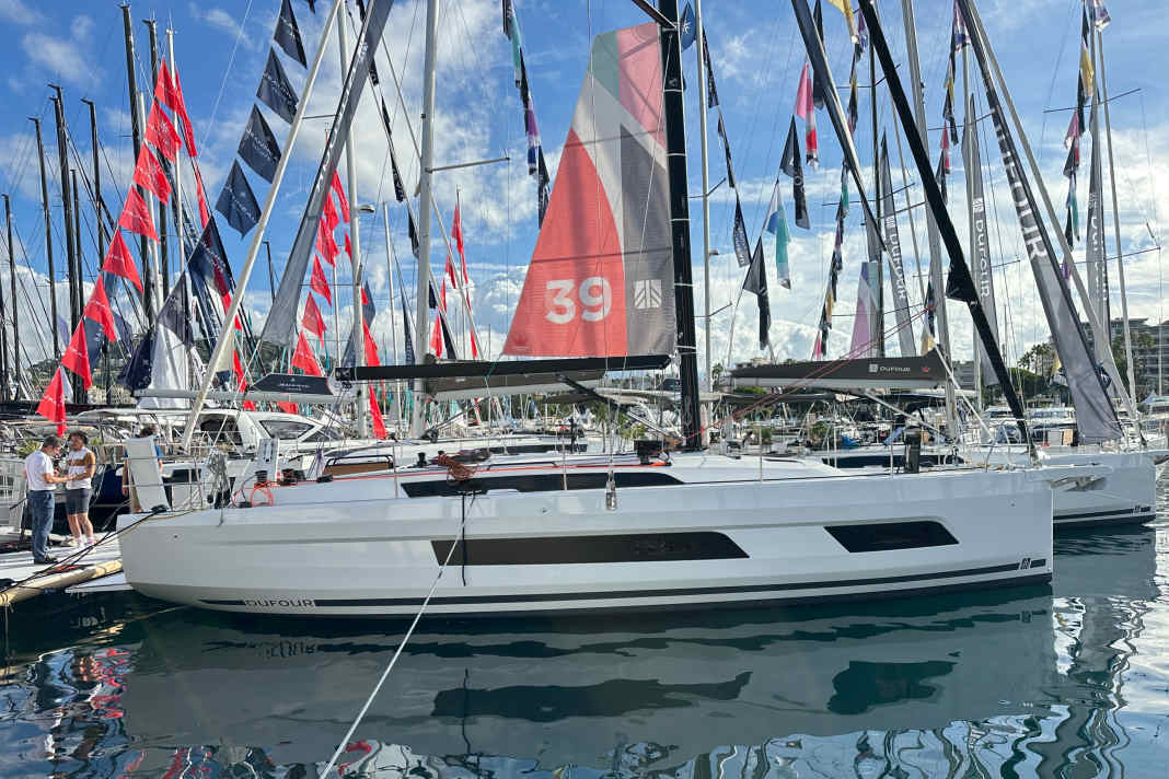 Un’entrata in scena in grande stile: il nuovo Dufour 39 ha celebrato il suo tanto atteso debutto al salone nautico di Cannes.