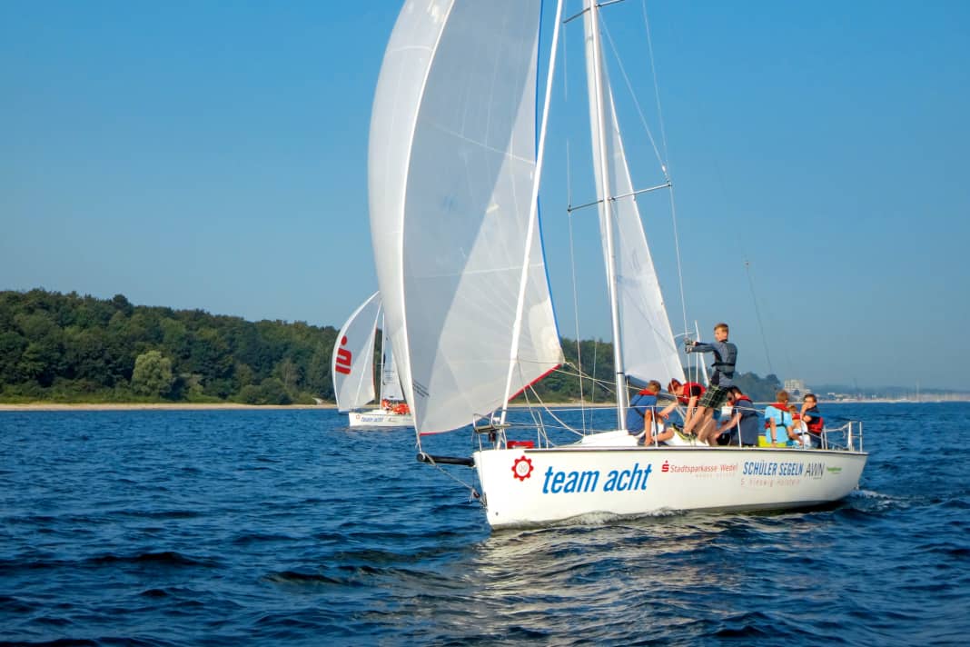 Erfolgreich auf dem Wasser und bei der Spendenakquise: Der Verein Schüler Segeln Schleswig-Holstein hat schon Tausende Kinder und viele Geldgeber ins Boot geholt