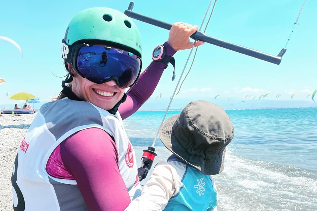 La kiter di Formula Leonie Meyer con il figlio Levi