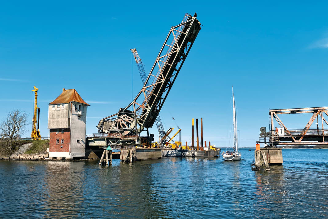 Il ponte ferroviario di Lindaunis è stato sostituito da un ponte temporaneo.