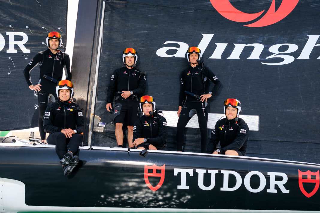 Das Aufgebot des Tudor Team Alinghi auf dem Kurs zur ersten Vorregatta im Mai in Cagliari.