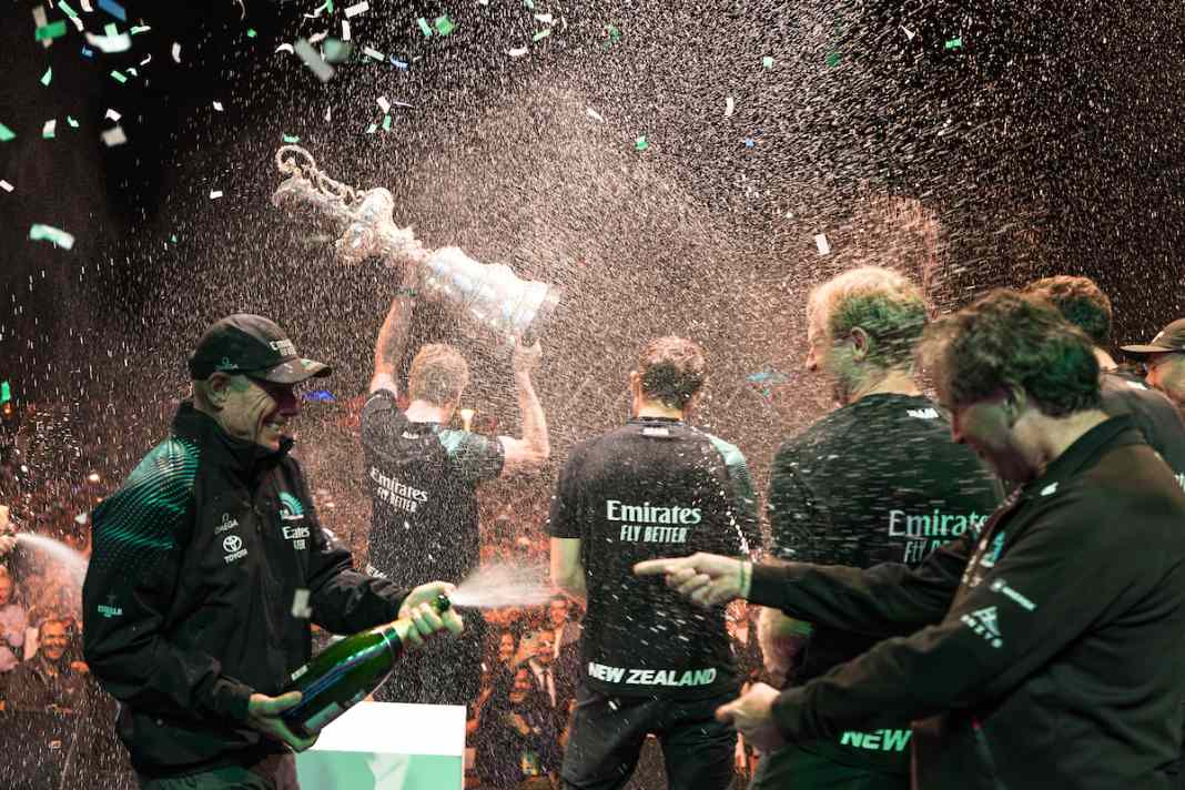 Eine Erinnerung an Neuseelands Siegerparty im 37. America's Cup in Barcelona.